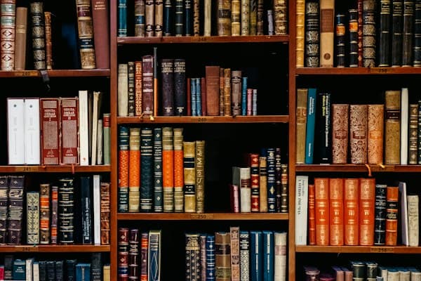 SenseReads — Las estanterías del Refugio